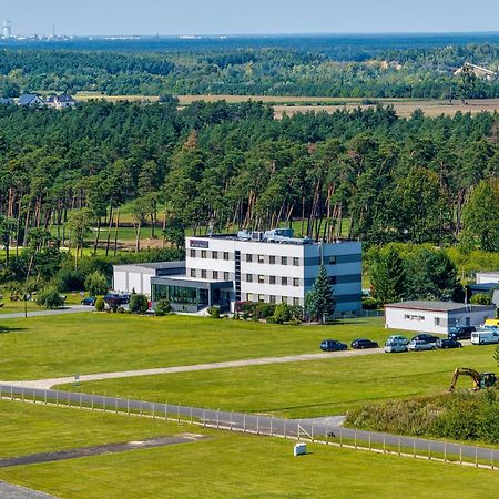 Hotel Aviator Kamien Slaski Exterior photo